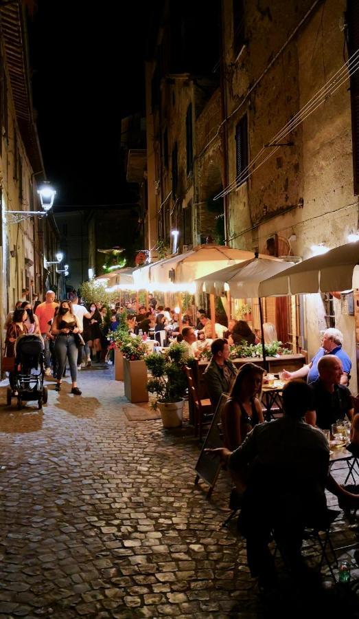 Casa Paolina Nel Centro Di Bracciano Villa ภายนอก รูปภาพ