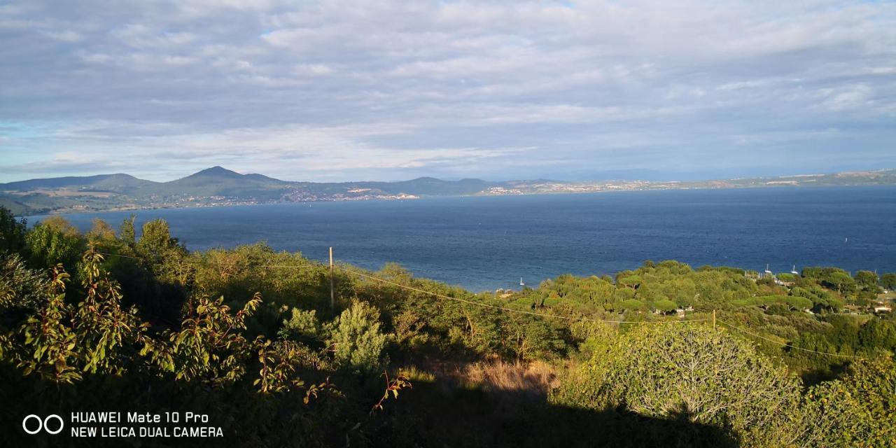 Casa Paolina Nel Centro Di Bracciano Villa ภายนอก รูปภาพ